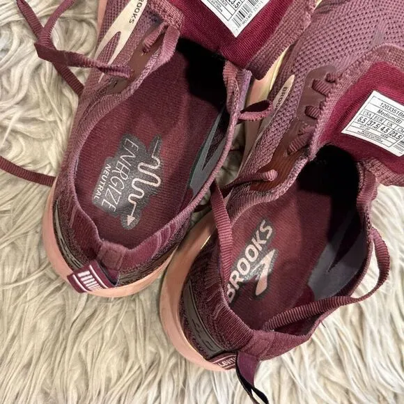 Brooks Levitate 4 Running Shoes size 6.5