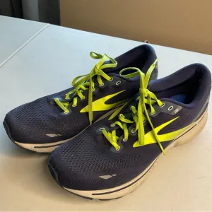 Brooks Men's Navy and Neon Green Athletic Shoes