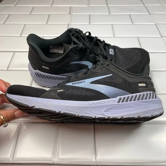 Brooks Womens Launch GTS 9 1203741B060 Black Running Shoes Sneakers Size 10.5