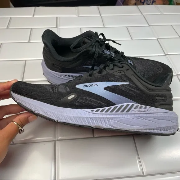 Brooks Womens Launch GTS 9 1203741B060 Black Running Shoes Sneakers Size 10.5