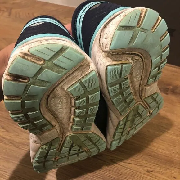 Brooks ghost athletic training running shoes sneakers sz 10 women’s