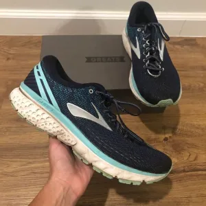 Brooks ghost athletic training running shoes sneakers sz 10 women’s