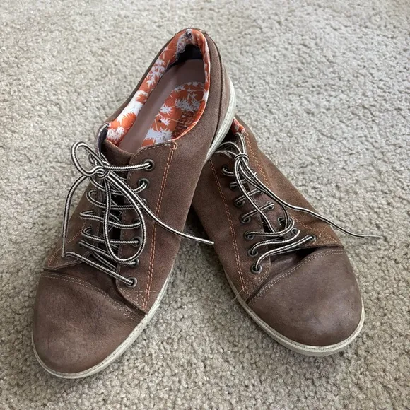 Brown Leather Men's Shoes TIMBERLAND men’s size 9.5 adventure sneaker