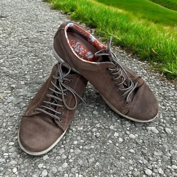 Brown Leather Men's Shoes TIMBERLAND men’s size 9.5 adventure sneaker