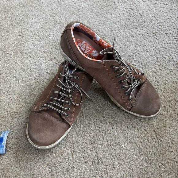 Brown Leather Men's Shoes TIMBERLAND men’s size 9.5 adventure sneaker