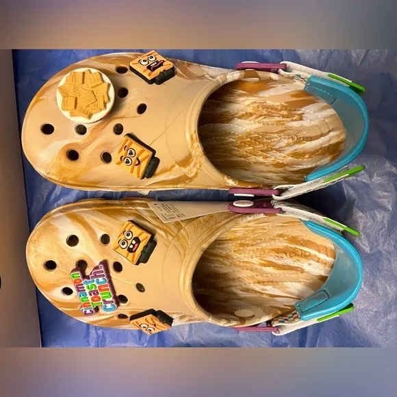 Cinnamon Toast Crunch Crocs Size 6/8 Unisex