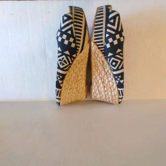CL By Laundry Daysie Wedge Mule/Slides Size 8.5