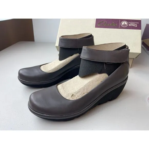Clarks Brown Leather Wedge Mary Jane Shoes - Size 8