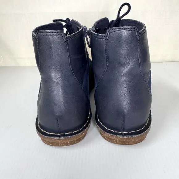 CLARKS Lace Up Boot Women's 9 Tamitha Key Navy Suede Leather Ankle Bootie Casual