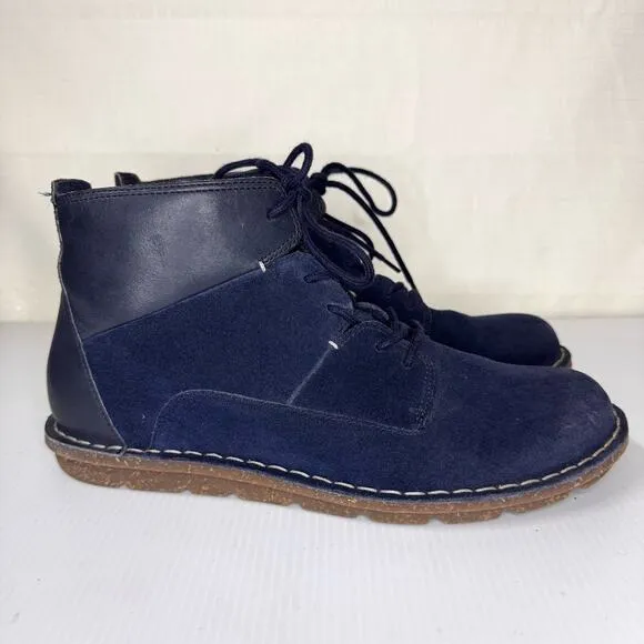 CLARKS Lace Up Boot Women's 9 Tamitha Key Navy Suede Leather Ankle Bootie Casual