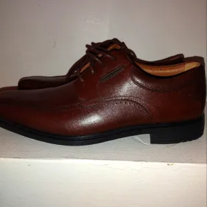 Clark's men's leather shoes size 10 brand new