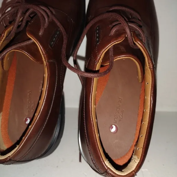 Clark's men's leather shoes size 10 brand new
