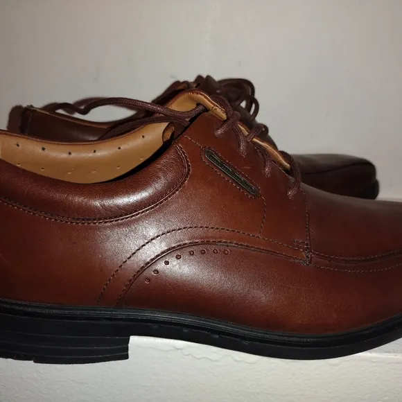 Clark's men's leather shoes size 10 brand new