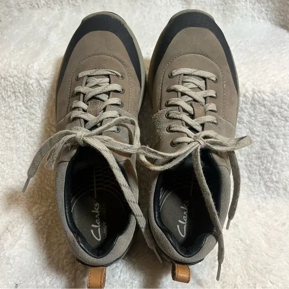 Clarks Wave Walk waterproof lace-up shoes size 6.5