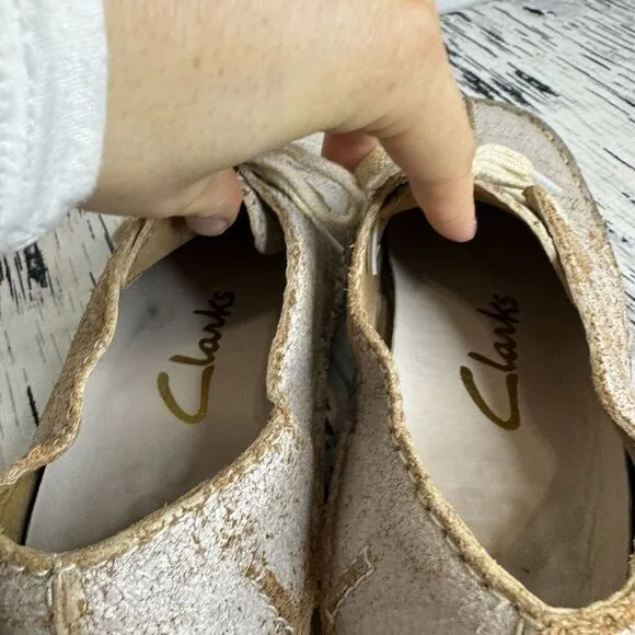 CLARKS Women's 7 Desert‎ Trek White Crackle Leather Ankle Shoes Lace Up