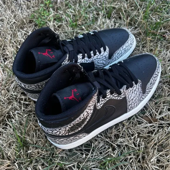 CLEAN Air Jordan 1 High Black Elephant 2016 Size 8.5 Mens shoes
