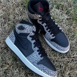 CLEAN Air Jordan 1 High Black Elephant 2016 Size 8.5 Mens shoes