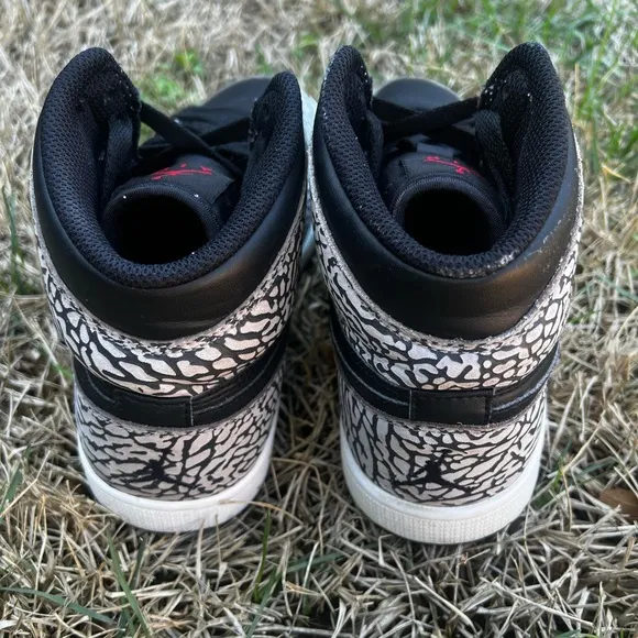 CLEAN Air Jordan 1 High Black Elephant 2016 Size 8.5 Mens shoes