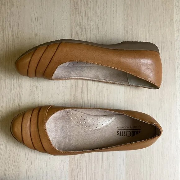 Cliffs by White Mountain Clara Ballet Flat, Tan, Size 9