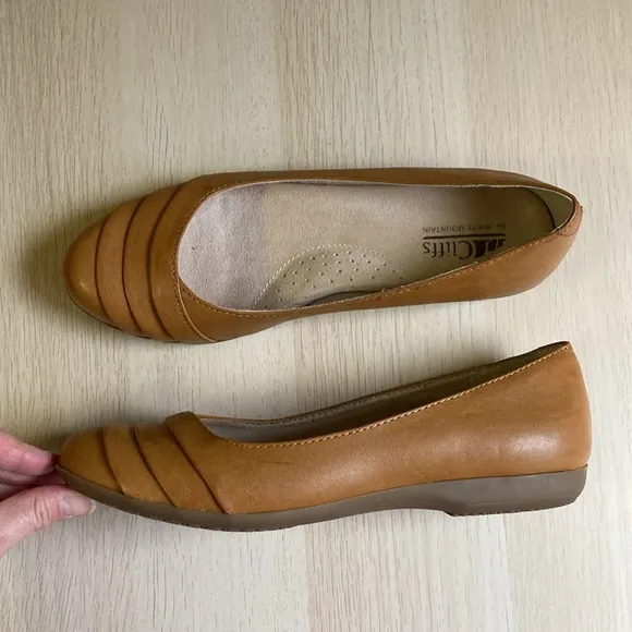 Cliffs by White Mountain Clara Ballet Flat, Tan, Size 9