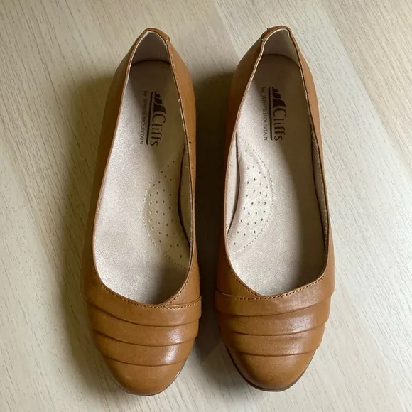 Cliffs by White Mountain Clara Ballet Flat, Tan, Size 9