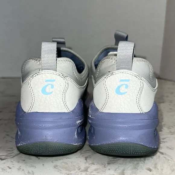 clove Women's Classic Sneaker in Grey Matter