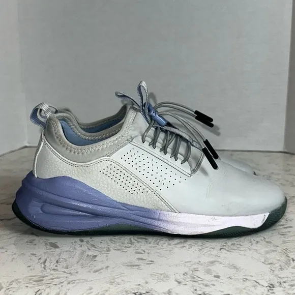 clove Women's Classic Sneaker in Grey Matter