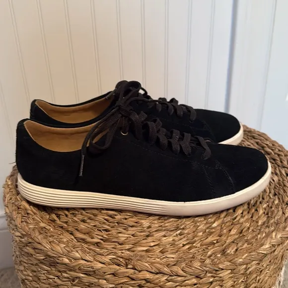 Cole Haan Grand Crosscourt II Black Suede Sneakers 8.5 B  $130 Retail - Great