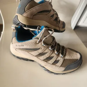 Columbia Tan and Blue Hiking Shoes