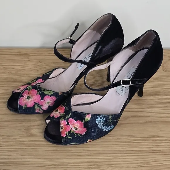 Comme il Faut Women’s Black Flower Velvet Argentine Tango Dance Heels Size 11