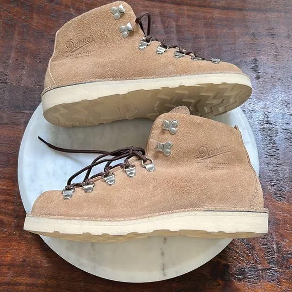 DANNER Mountain Light Classic Hiking Lace-Up Boots Deseret Tan Men’s 8