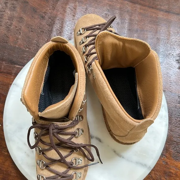 DANNER Mountain Light Classic Hiking Lace-Up Boots Deseret Tan Men’s 8