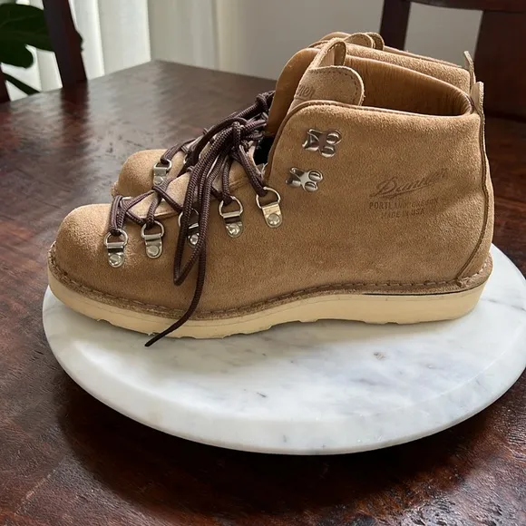 DANNER Mountain Light Classic Hiking Lace-Up Boots Deseret Tan Men’s 8