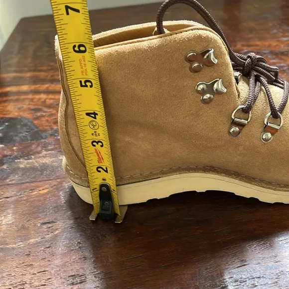 DANNER Mountain Light Classic Hiking Lace-Up Boots Deseret Tan Men’s 8