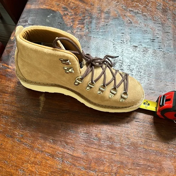 DANNER Mountain Light Classic Hiking Lace-Up Boots Deseret Tan Men’s 8