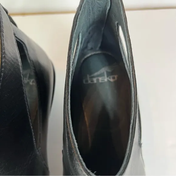 Dansko Bonita cutout smooth leather shoes / ankle booties