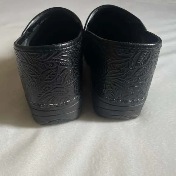 Dansko XP 2.0 Floral Black Tooled Leather Waterproof Slip Resistant Slide Clogs