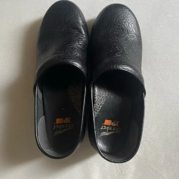 Dansko XP 2.0 Floral Black Tooled Leather Waterproof Slip Resistant Slide Clogs