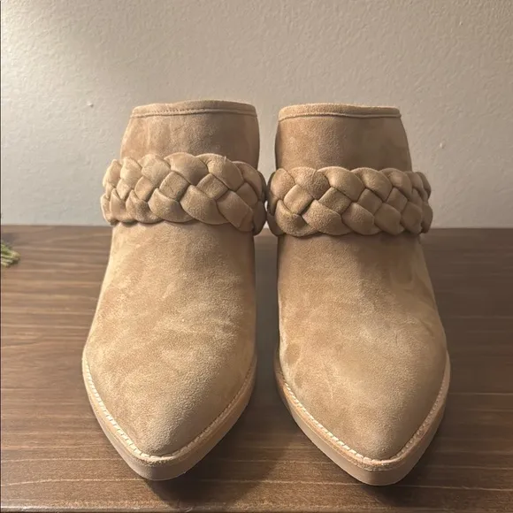 Dolce Vita Women's Tan Braided Mules, 8