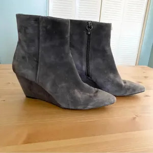 Donald Pliner Jae Women's Boots Sz 8.5 Gray Leather Side Zip Wedge Bootie Shoes