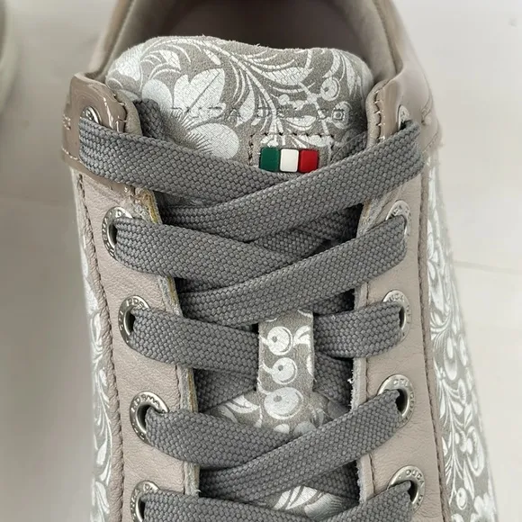 Duca Del Cosma Italian Gold Evolution Caldes Floral Women's Golf Shoes Size 6