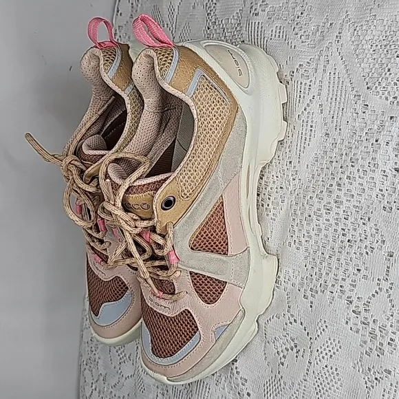 Ecco biom C knit trail running training white tan pink athletic shoes sz 8