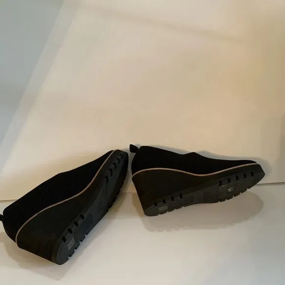 Eileen Fisher Black Wedge Shoes 7 New NWT $235 retail Beautiful Versatile