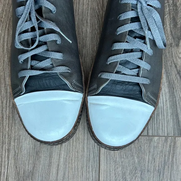 Emporio Armani Grey Leather Sneakers | 43