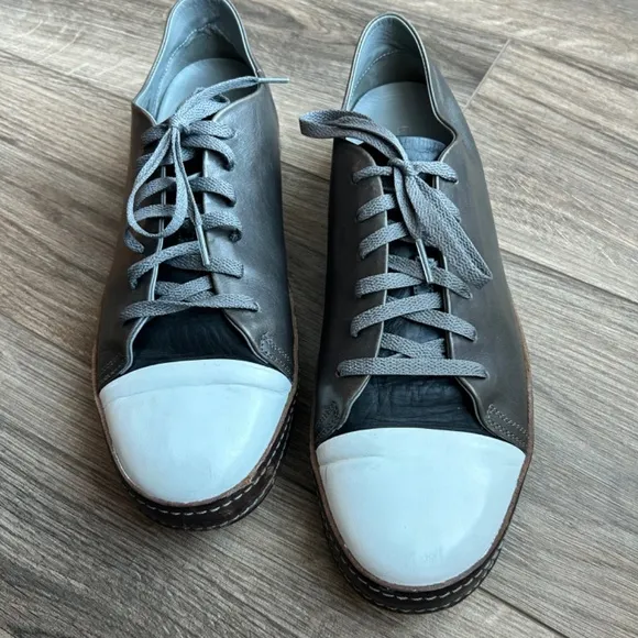 Emporio Armani Grey Leather Sneakers | 43