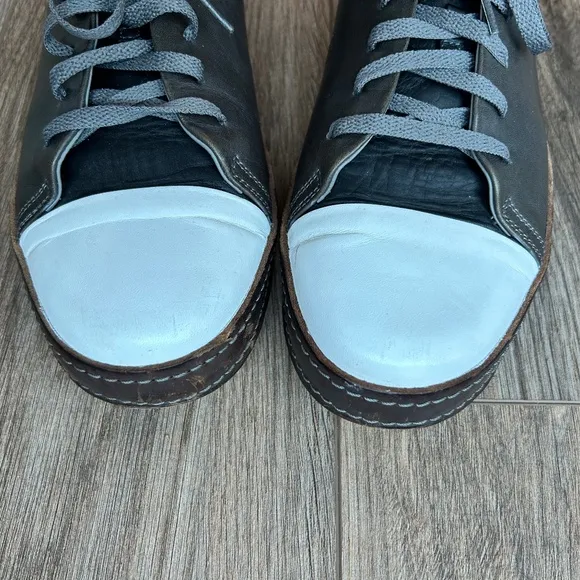 Emporio Armani Grey Leather Sneakers | 43