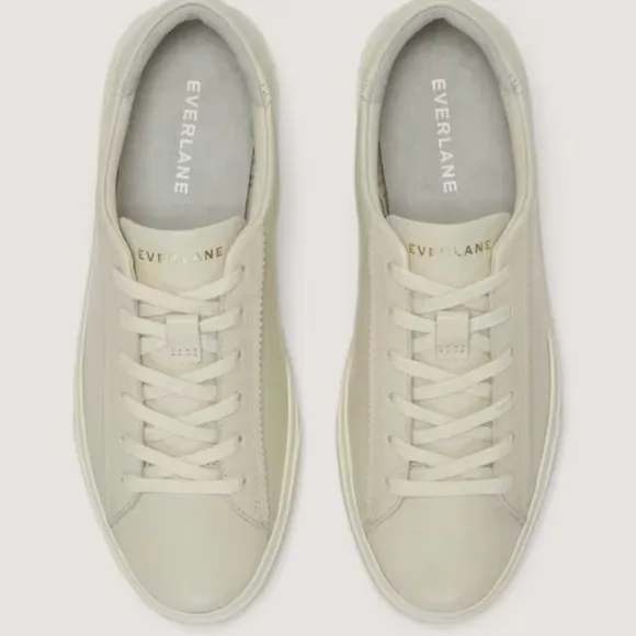 Everlane The Day Sneaker in Parchment leather low top lace up round toe cream 6