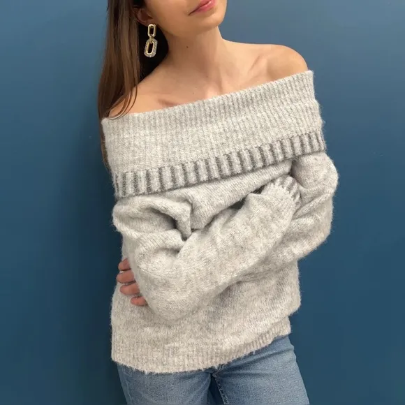 FABULOUS OFF OR ON THE SHOULDER SWEATER FROM PARIS FRANCE 🇫🇷