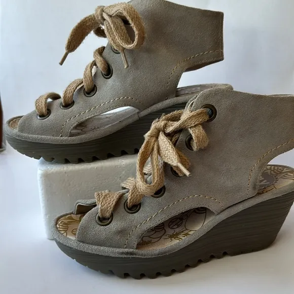Fly London laceUp sandal comfortable size 36 Fly London comfort walking shoe
