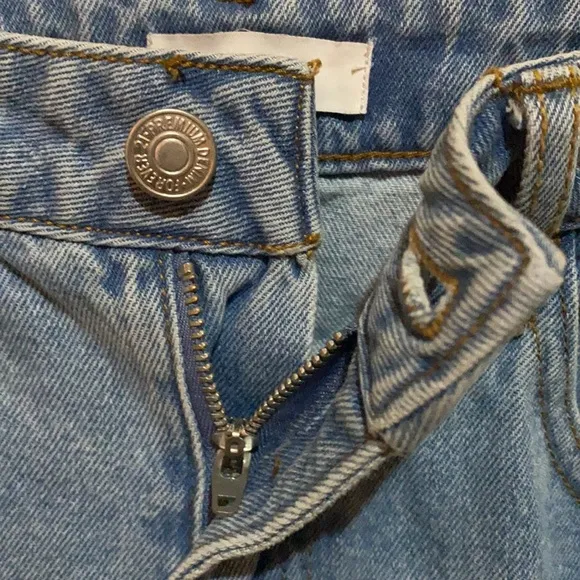 Forever 21 Women’s Diamond Tassels Distressed Blue Wash Denim Shorts